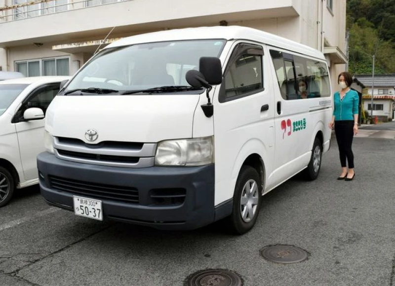 xe-van-ako
